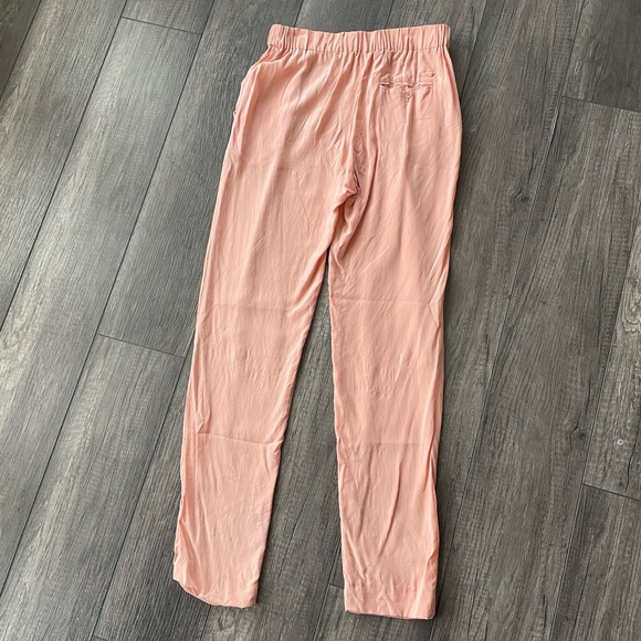 Wilfred (Aritzia) 100% silk tapered leg trousers, Peach colour, size XS - Picture 3 of 6